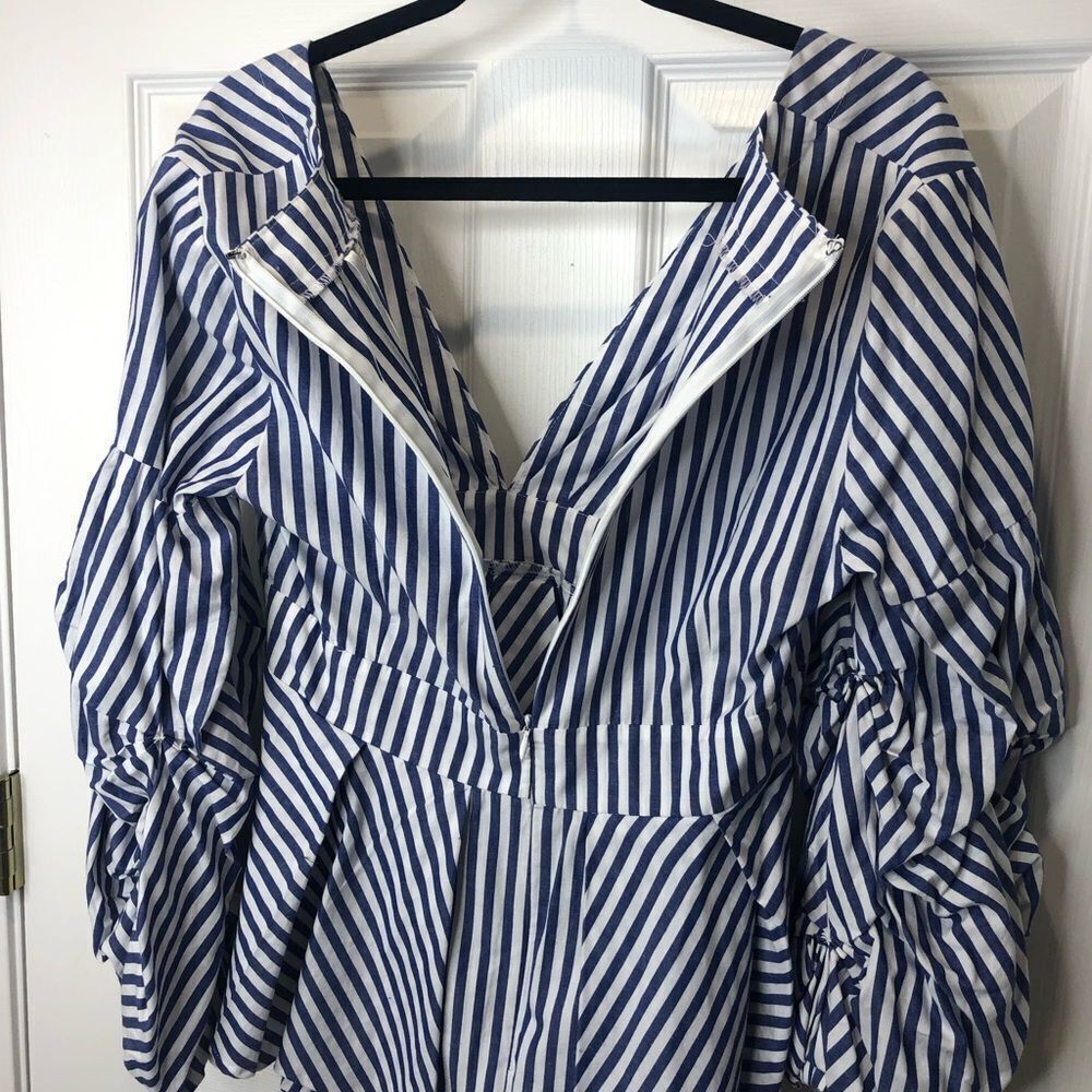 Avec long sleeve blue and white striped ruffled blouse, size large - Picture 10 of 15